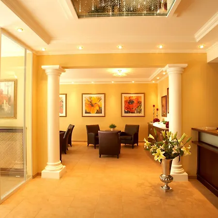 Olympia Hotel *